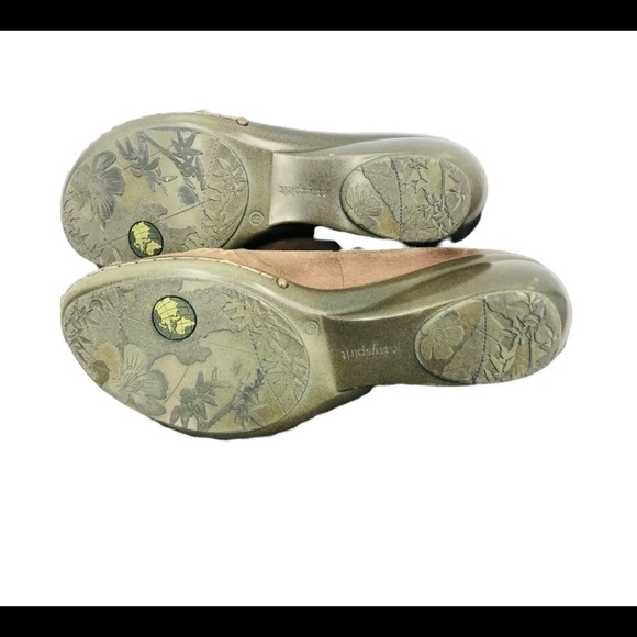 Easy Spirit Womens Espine Crest Leather Slip On Beige Wedge Loafer Shoes Size 8M - Picture 7 of 15